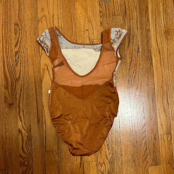 Class In Leotard - Picture 2 of 3